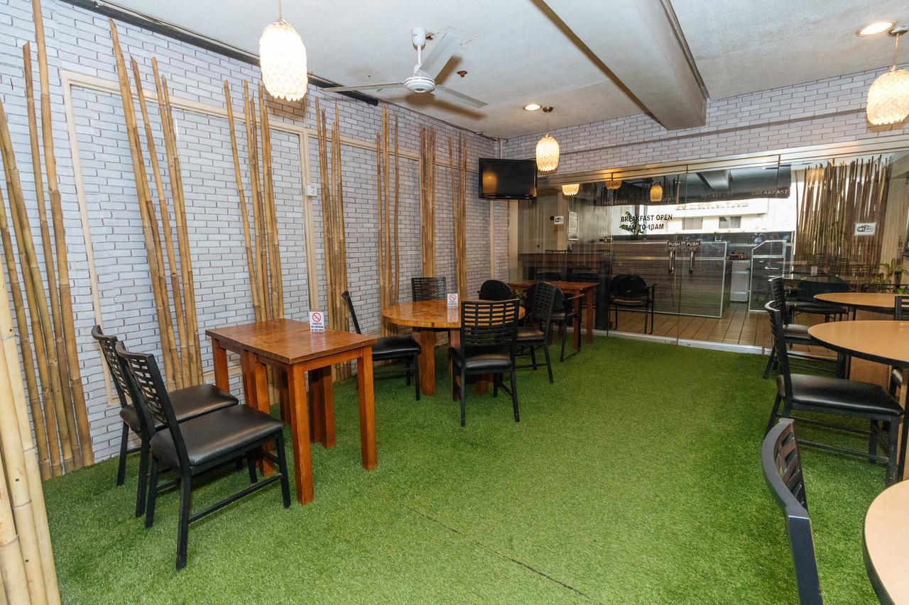 Reddoorz @ Amorsolo Makati 마카티 외부 사진
