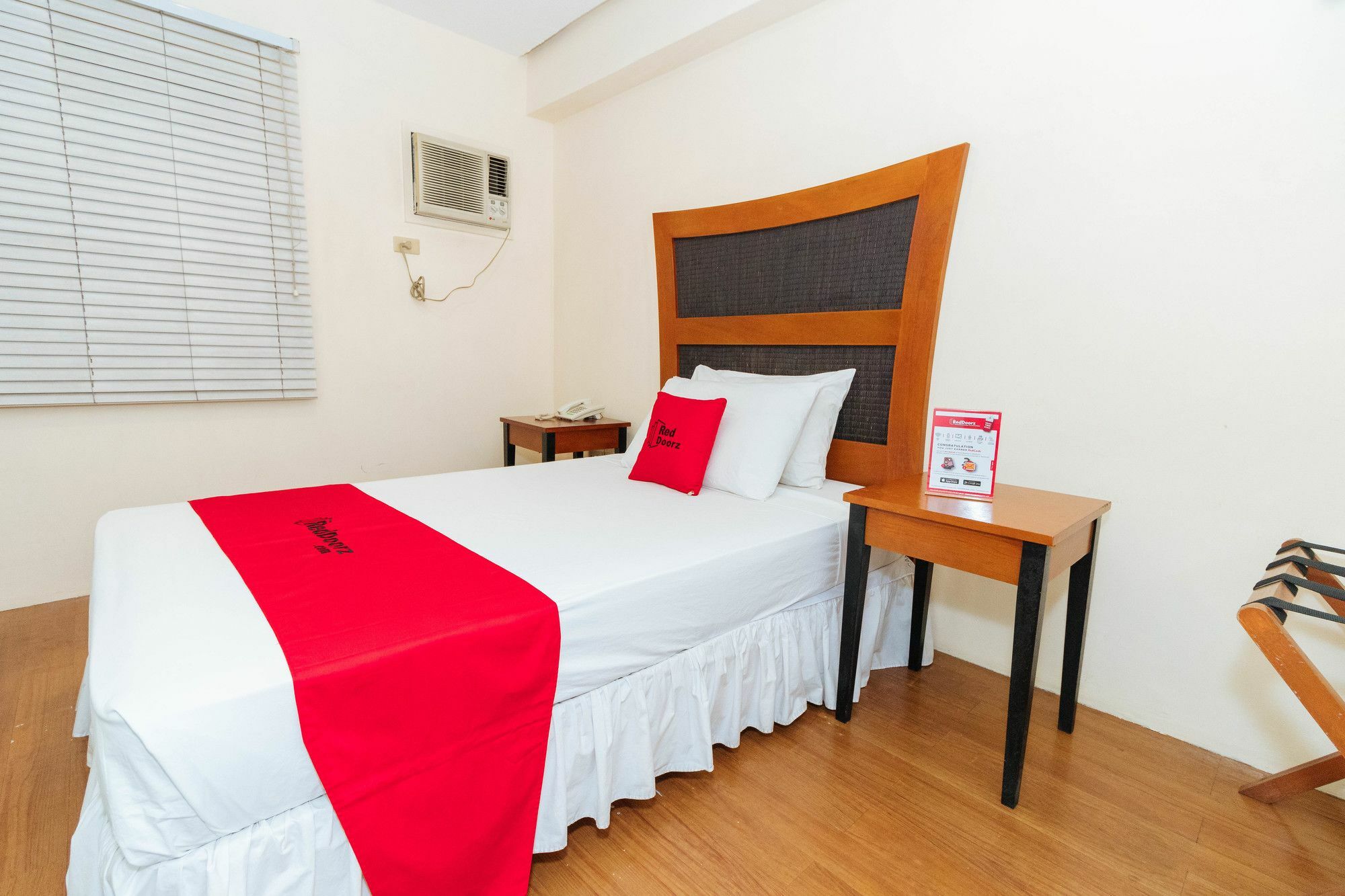 Reddoorz @ Amorsolo Makati 마카티 외부 사진