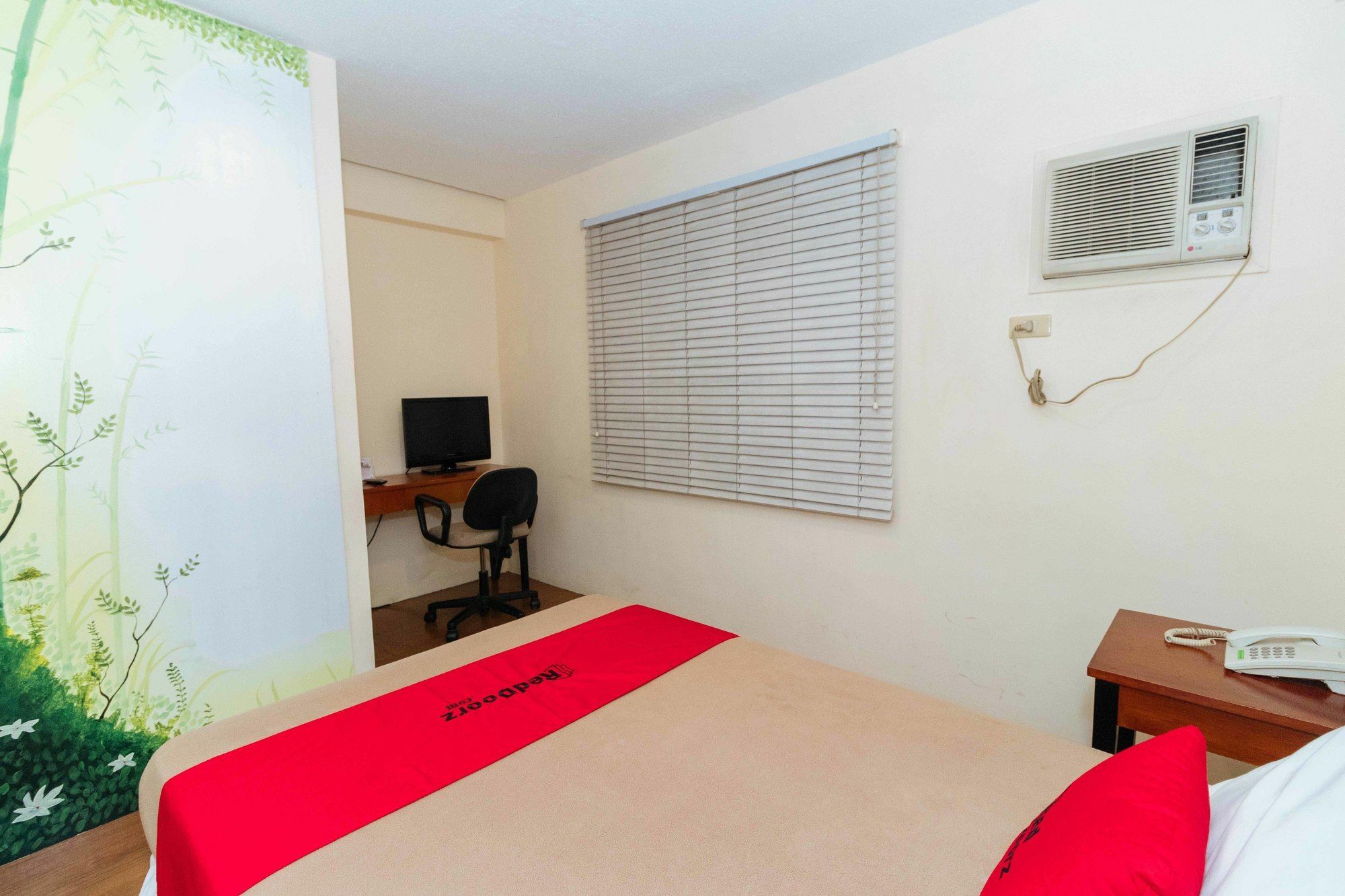 Reddoorz @ Amorsolo Makati 마카티 외부 사진
